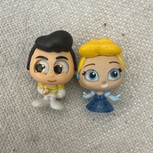Disney dorables Cinderella and Prince Charming